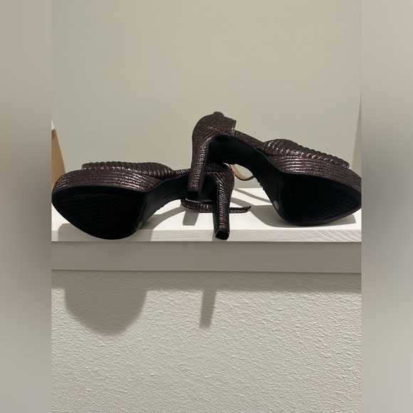 Jessica Simpson platform heels - Picture 5 of 10